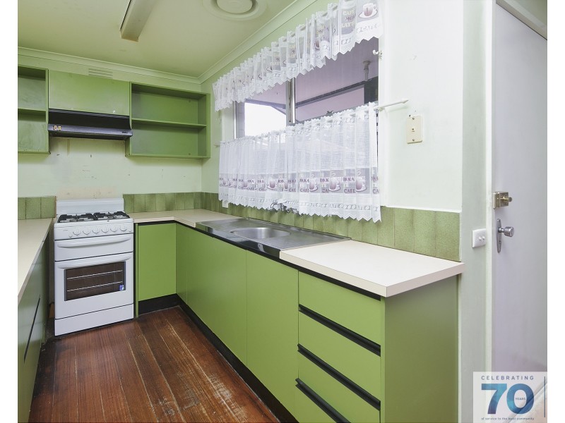 13 Valerie Drive, Cranbourne VIC 3977