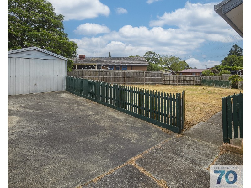 13 Valerie Drive, Cranbourne VIC 3977