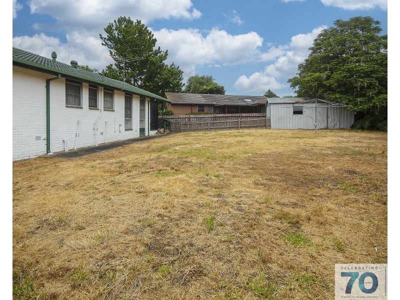 13 Valerie Drive, Cranbourne VIC 3977