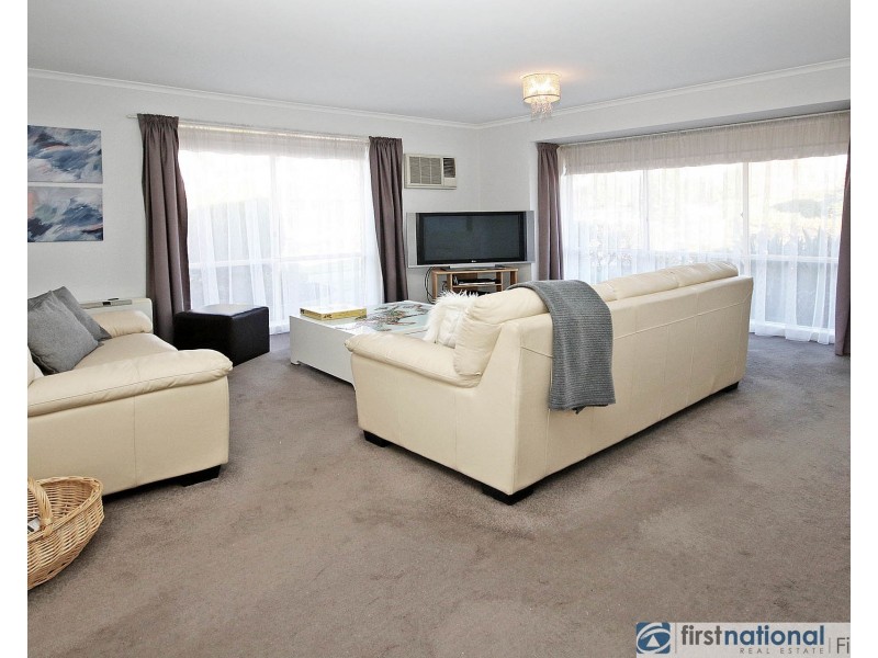 1/15-17 Lyall Street, Cranbourne VIC 3977