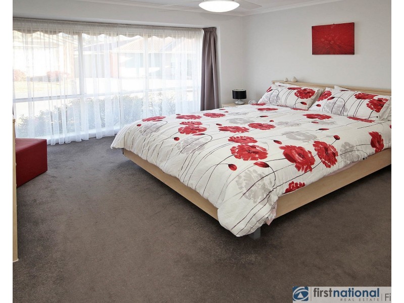 1/15-17 Lyall Street, Cranbourne VIC 3977