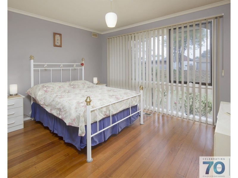 19 Isaac Smith Crescent, Cranbourne VIC 3977