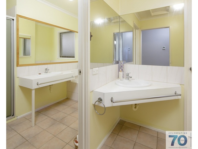 19 Isaac Smith Crescent, Cranbourne VIC 3977