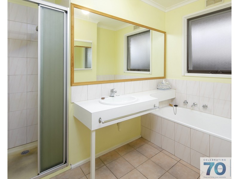 19 Isaac Smith Crescent, Cranbourne VIC 3977