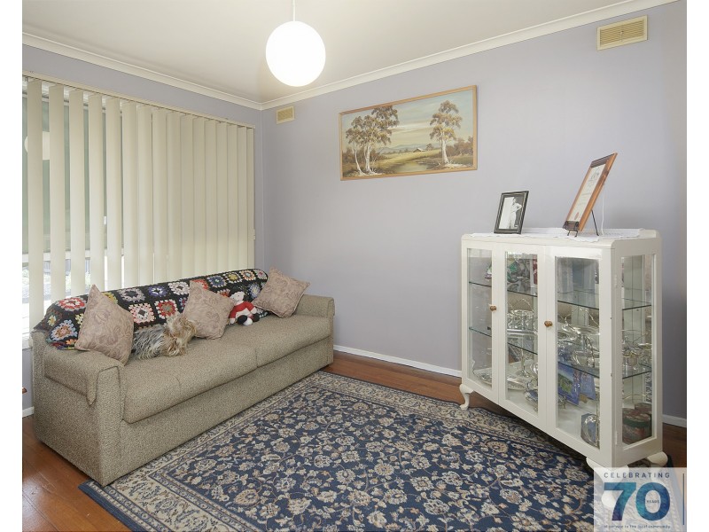 19 Isaac Smith Crescent, Cranbourne VIC 3977