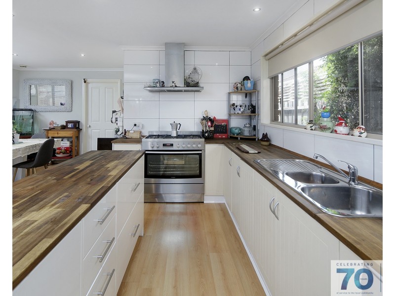 44 Raisell Road, Cranbourne West VIC 3977