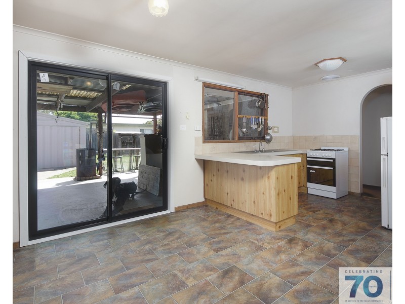 76 Gipps Crescent, Cranbourne North VIC 3977