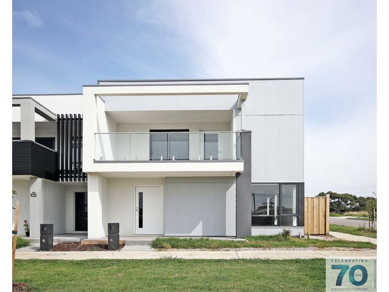 1 Daphne Walk, Clyde VIC 3978