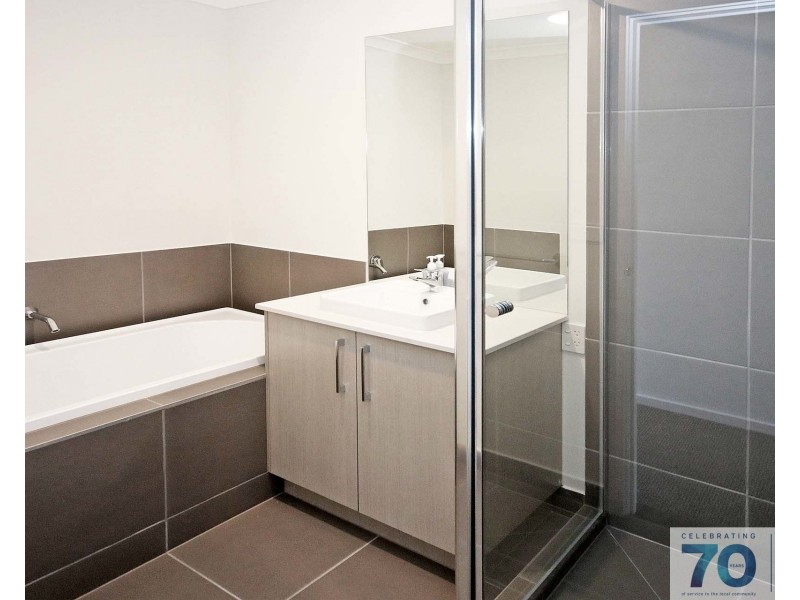 1 Daphne Walk, Clyde VIC 3978