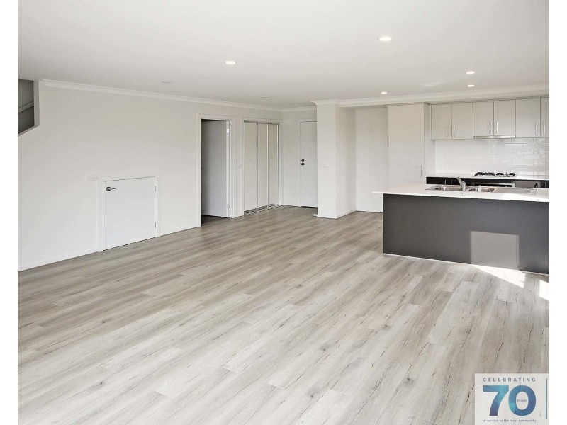 1 Daphne Walk, Clyde VIC 3978