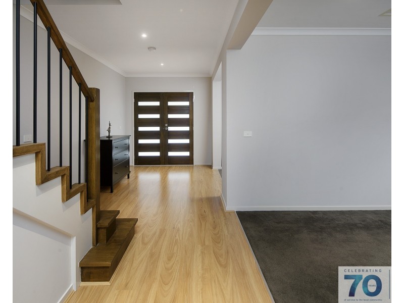 9 St Clair Avenue, Cranbourne West VIC 3977