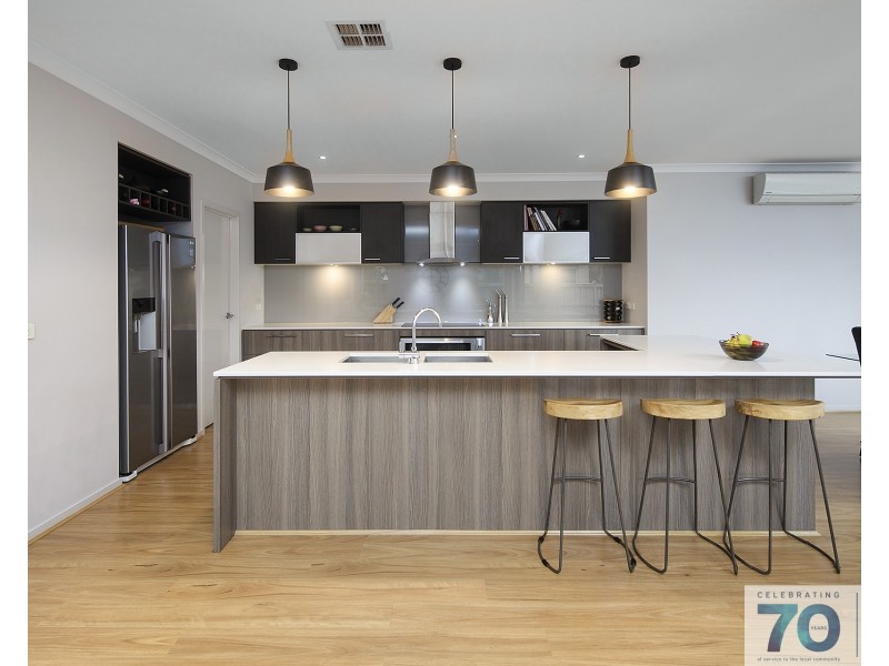 9 St Clair Avenue, Cranbourne West VIC 3977