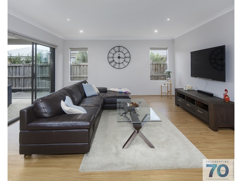 9 St Clair Avenue, Cranbourne West VIC 3977