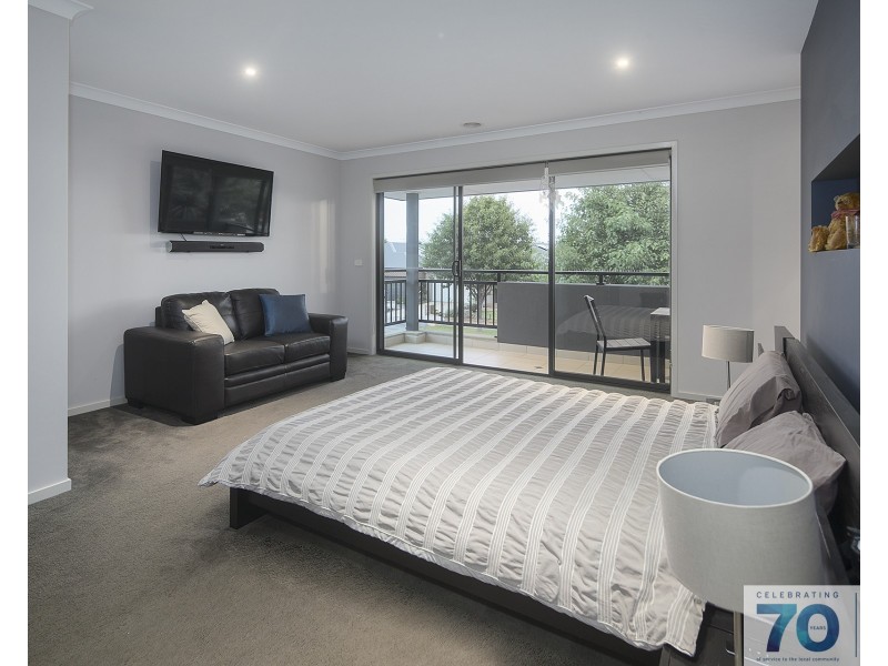 9 St Clair Avenue, Cranbourne West VIC 3977