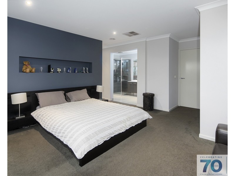 9 St Clair Avenue, Cranbourne West VIC 3977