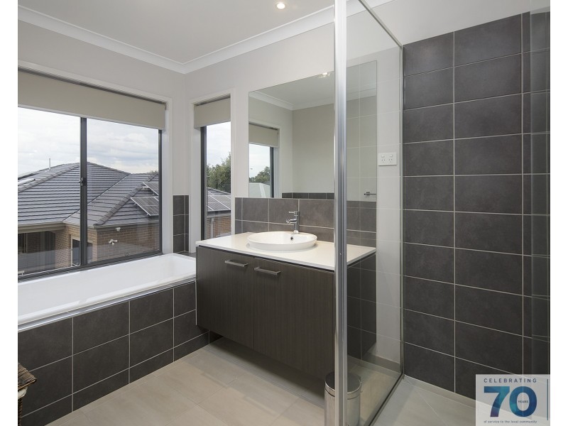 9 St Clair Avenue, Cranbourne West VIC 3977