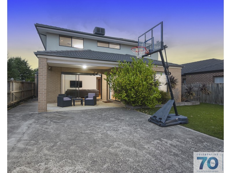9 St Clair Avenue, Cranbourne West VIC 3977