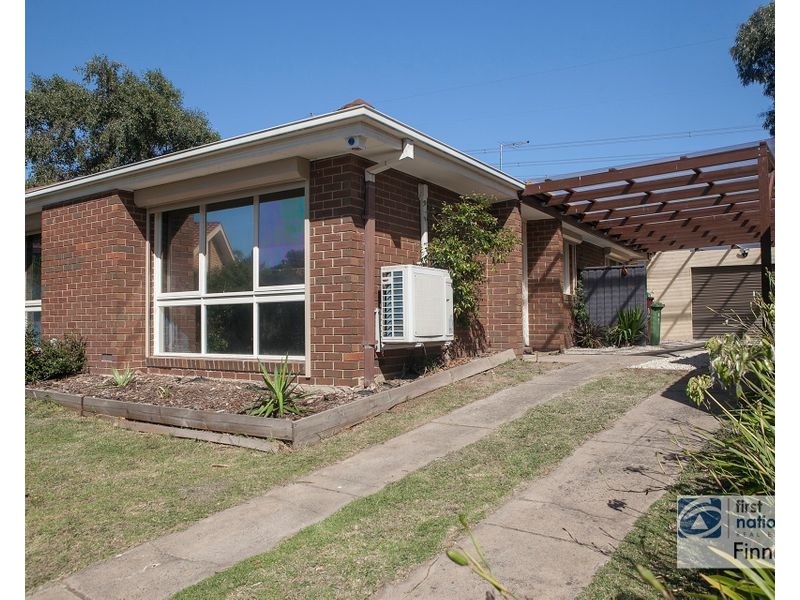 18 Rebecca Court, Cranbourne North VIC 3977