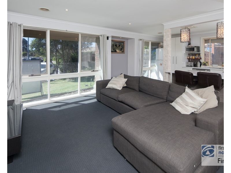 18 Rebecca Court, Cranbourne North VIC 3977