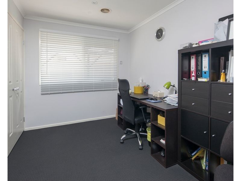 18 Rebecca Court, Cranbourne North VIC 3977