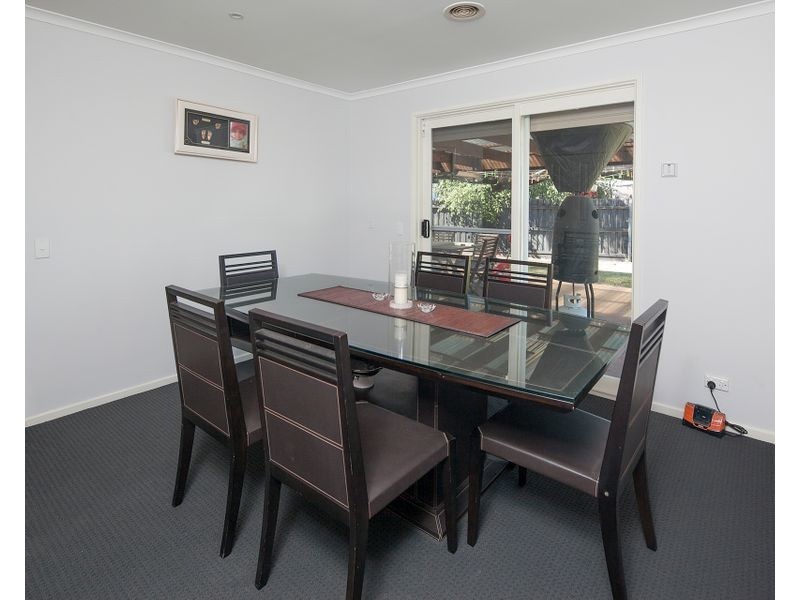 18 Rebecca Court, Cranbourne North VIC 3977