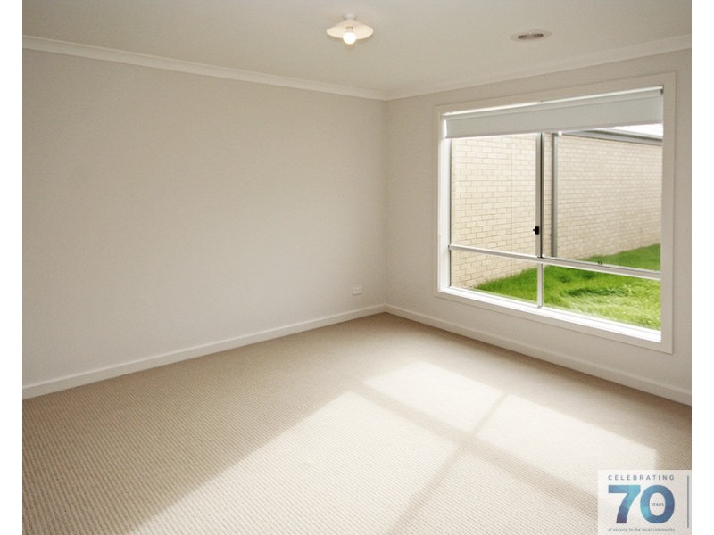 5 Fairweather Parade, Officer VIC 3809