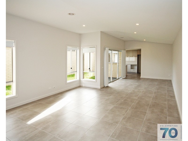 5 Fairweather Parade, Officer VIC 3809