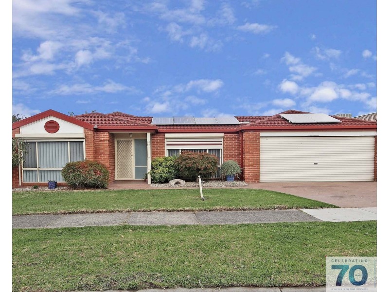 9 Bellarine Drive, Cranbourne VIC 3977