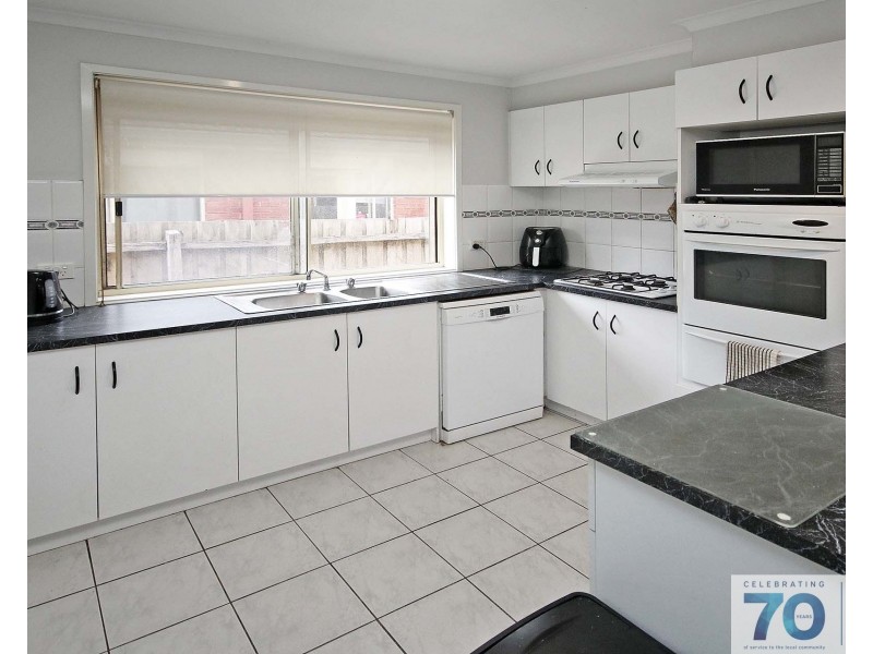 9 Bellarine Drive, Cranbourne VIC 3977