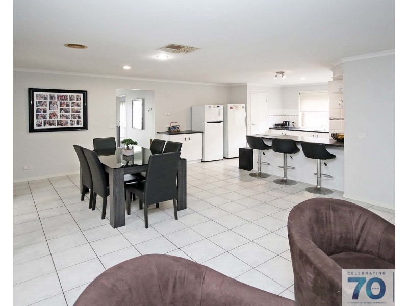 9 Bellarine Drive, Cranbourne VIC 3977