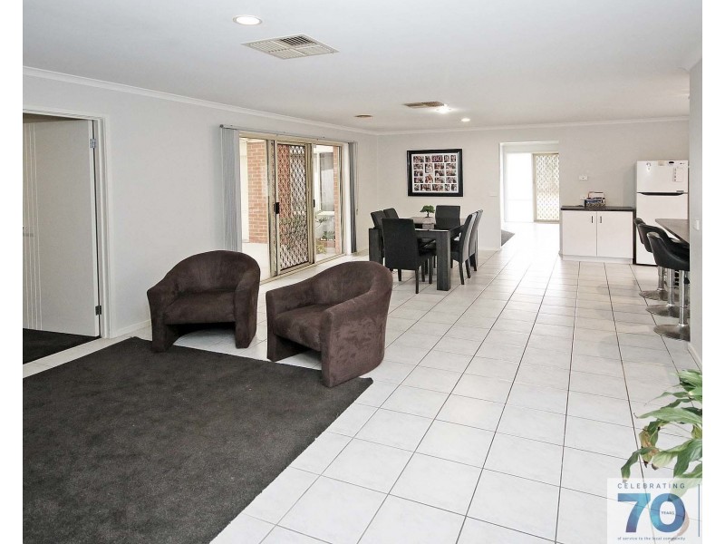 9 Bellarine Drive, Cranbourne VIC 3977