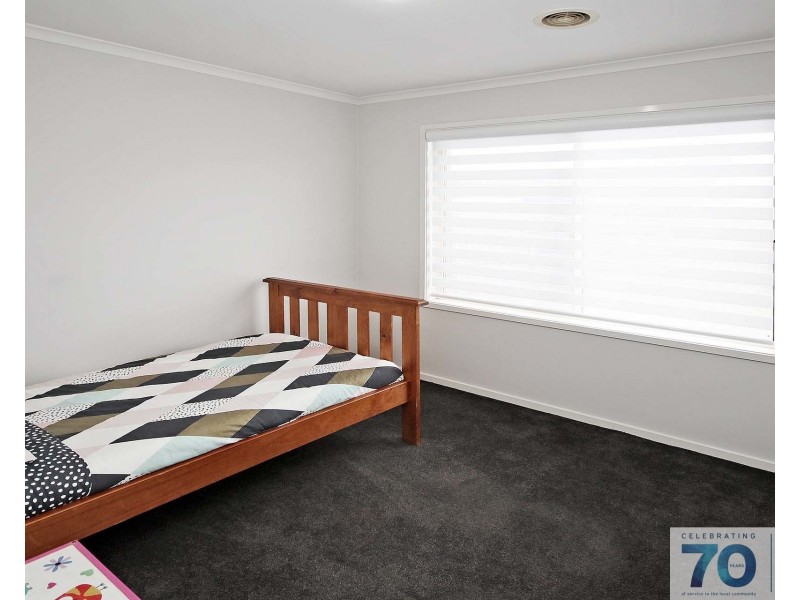 9 Bellarine Drive, Cranbourne VIC 3977