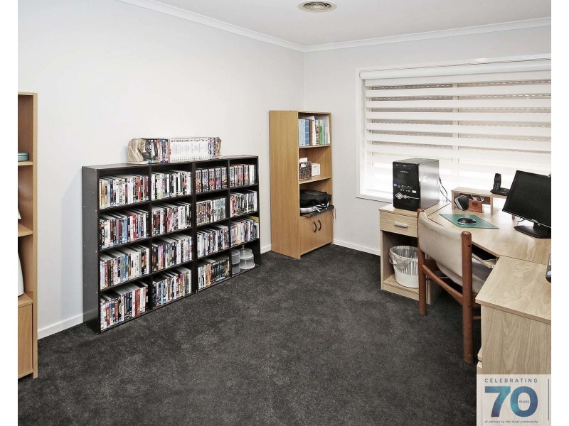 9 Bellarine Drive, Cranbourne VIC 3977