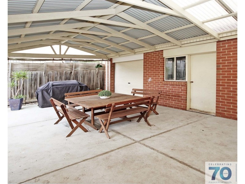 9 Bellarine Drive, Cranbourne VIC 3977