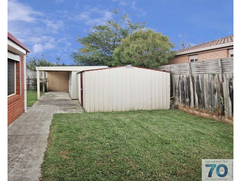 9 Bellarine Drive, Cranbourne VIC 3977