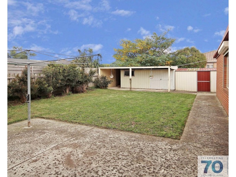 9 Bellarine Drive, Cranbourne VIC 3977