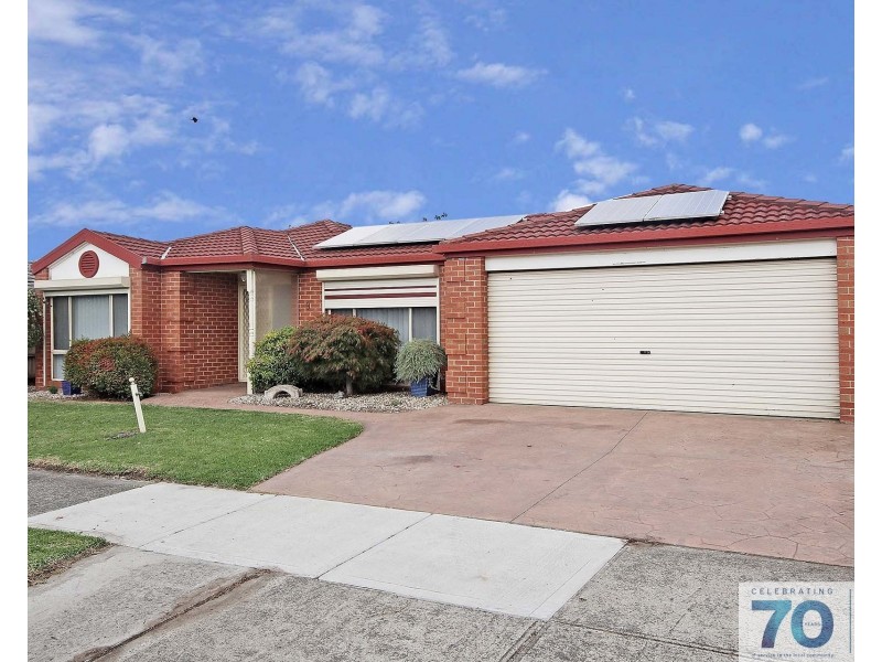 9 Bellarine Drive, Cranbourne VIC 3977