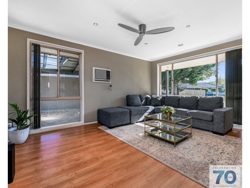 11 Glenleigh Court, Cranbourne North VIC 3977