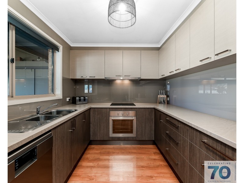 11 Glenleigh Court, Cranbourne North VIC 3977