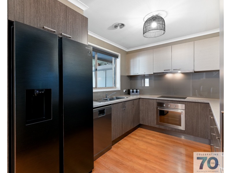 11 Glenleigh Court, Cranbourne North VIC 3977