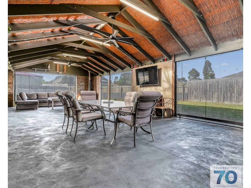 11 Glenleigh Court, Cranbourne North VIC 3977