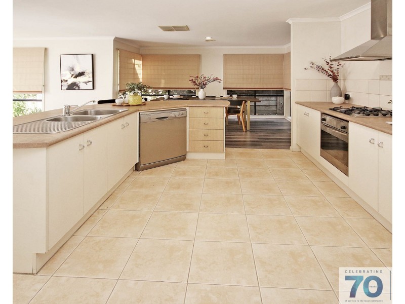 4 Sun Valley Boulevard, Lynbrook VIC 3975