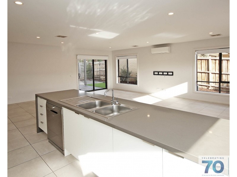 44 Cherrington Avenue, Officer VIC 3809