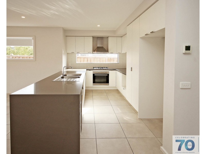 44 Cherrington Avenue, Officer VIC 3809