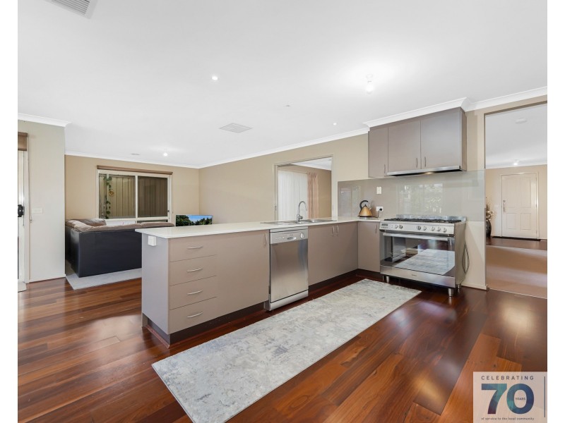 19 Dan Morgan Drive, Cranbourne East VIC 3977