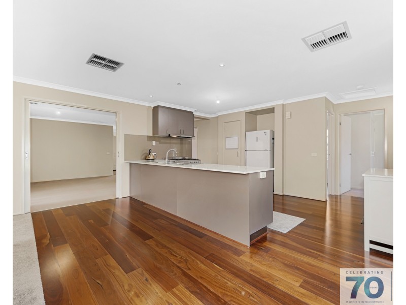 19 Dan Morgan Drive, Cranbourne East VIC 3977