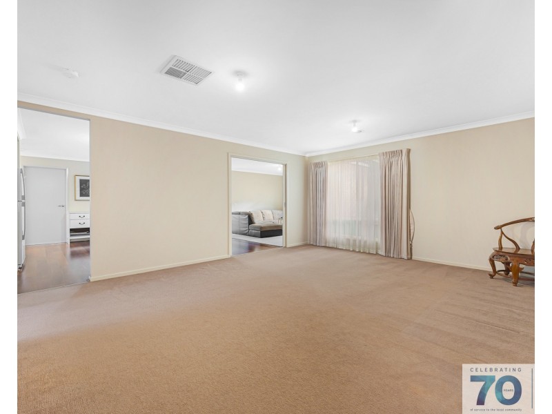 19 Dan Morgan Drive, Cranbourne East VIC 3977