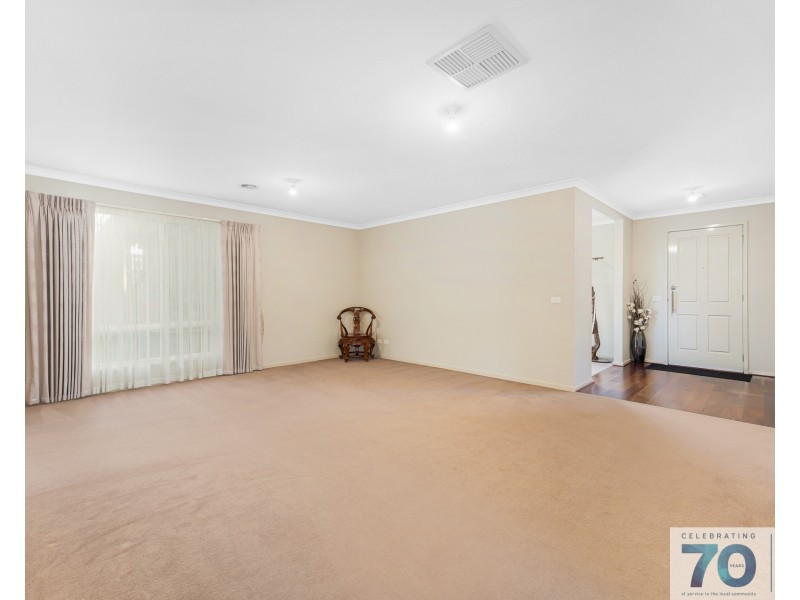 19 Dan Morgan Drive, Cranbourne East VIC 3977