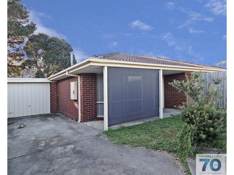2/14 Phelan Drive, Cranbourne North VIC 3977