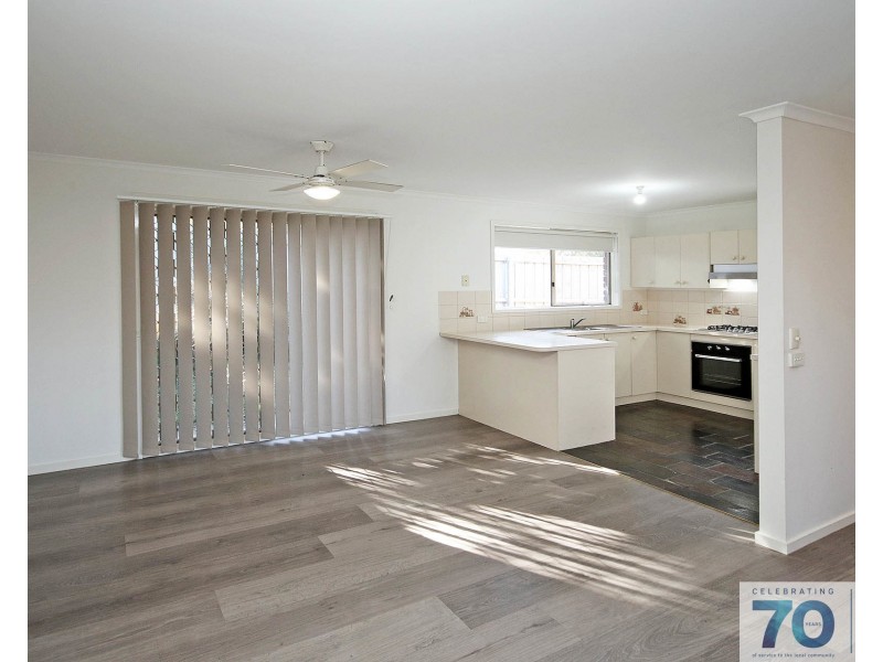 2/14 Phelan Drive, Cranbourne North VIC 3977